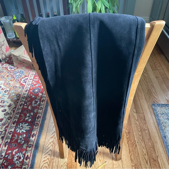 Fabulous heavy suede poncho with matching wrap skirt. - Picture 6 of 12